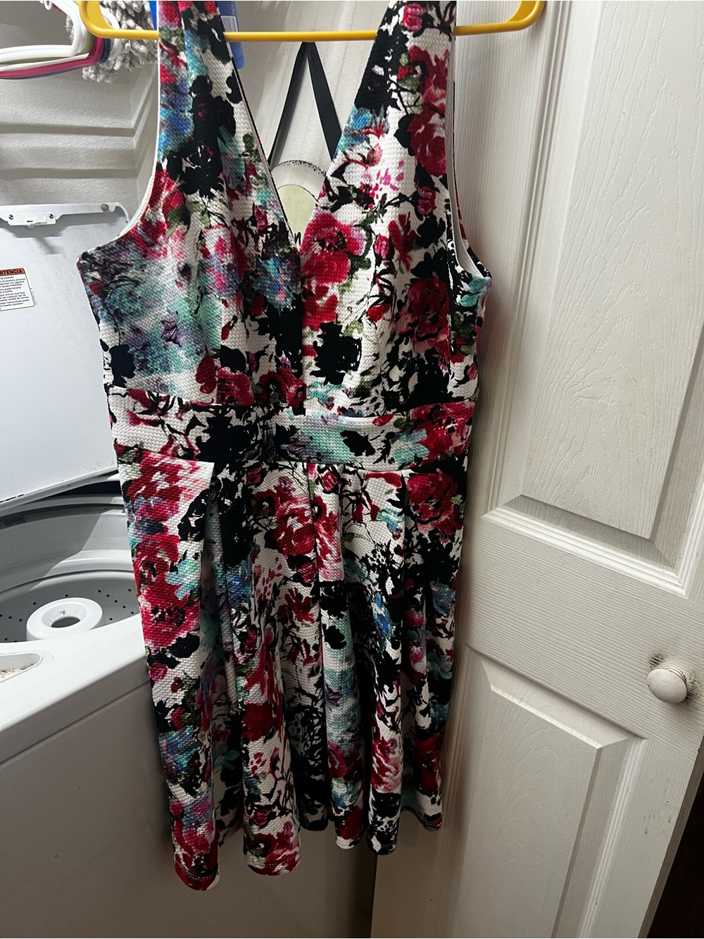 Haute Monde Floral V-Neck Midi Dress in White, Red, Black